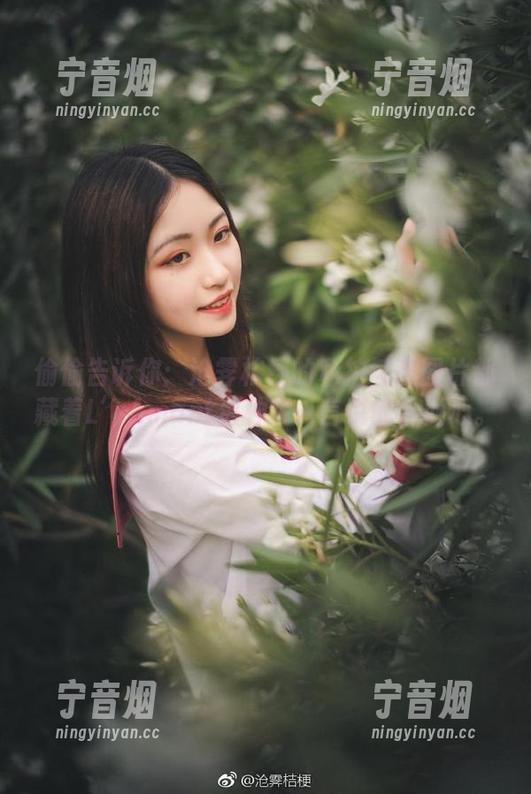 沧霁桔梗 偷偷告诉你:沧霁桔梗的私拍每张图片都藏着L’Amant那种难以言说的小倾心。