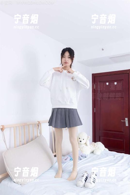 物恋传媒-小竹 物恋传媒 - 赶紧看小竹的最新美图!爱情的回归线,忍不住想问,这趟车啥时候能再发车?