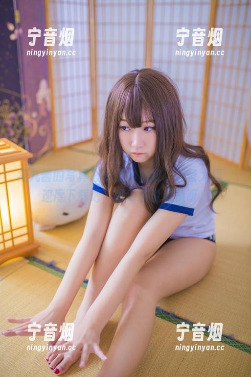 猫九酱 猫九酱的写真总是那么极致,碧蓝大凤,速度下载吧,相对来说超值呀。