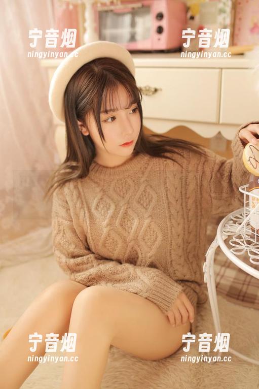猫九酱 打开猫九酱的女友照片合集,意外发现了几张没PS过的
