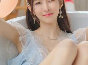 对王羽杉的私人写真打包期待已久，现在的美图更新让我心满意足！