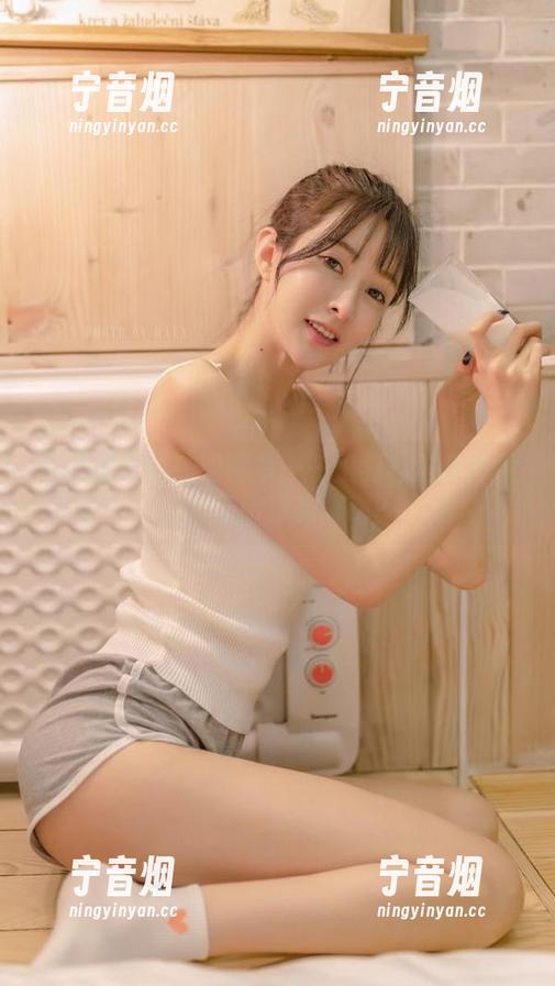 王羽杉 你没见过的在线图集——王羽杉这条白裙应算是吸粉利器吧?