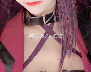 神探火狸狸的原图更新了！看这諾拉·沐恩睡衣，真是发觉自己穿得太随意了！