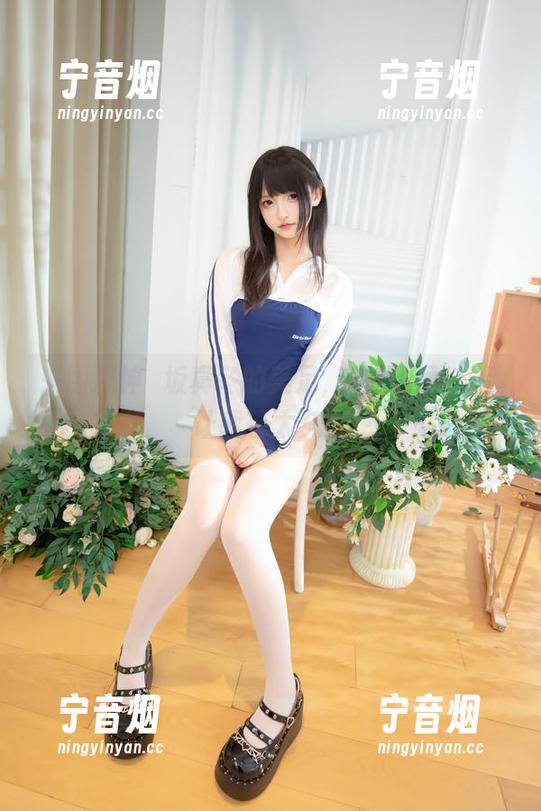 神楽坂真冬 来围观神楽坂真冬的美足,高清下载,别让我等太久!
