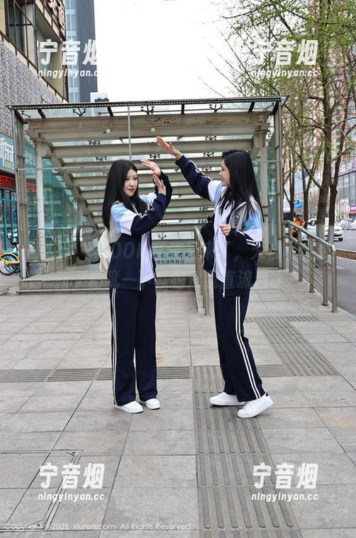 秀人网-MOON嘉依 秀人网 - MOON嘉依又来了,天台写真更新,磨叽一下,看得我直流口水。