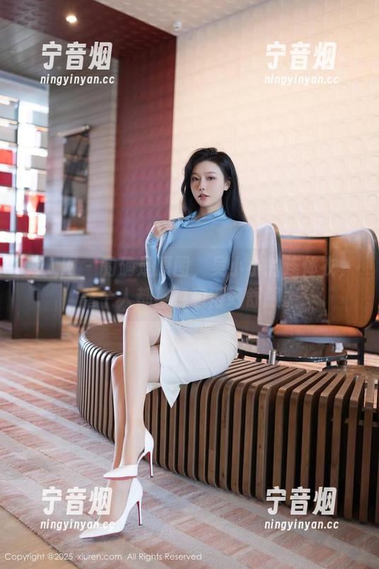 秀人网-吴小小 秀人网 - 的确是原图,吴小小的连体衣,整个人都被包裹得好舒服。
