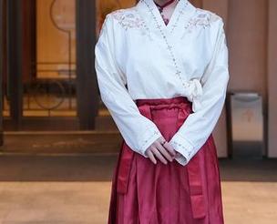 秀人网 – 牛仔裤图集！四月月来免费给大家上演“搭配无下限”。