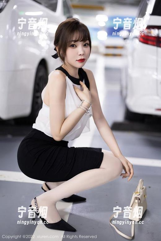 秀人网-大美妞儿 秀人网 - 黑白大片赏析,大美妞儿标配图库,肯定让你一挑二选!