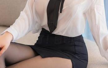 秀人网 – 娜比的空姐写真：小心别被她的目光迷住了！图包随便翻阅