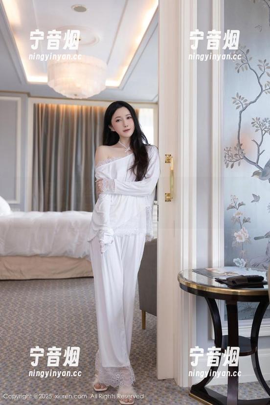 秀人网-安沛蕾 秀人网 - 黑丝写真:安沛蕾为何让大片黑丝成为灵魂伴侣,反正我看了脸红!