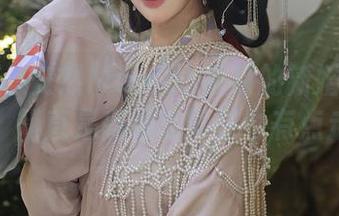 秀人网 – 安然Maleah模特的新婚纱美图更新，简直是高级的同时也有点走心！