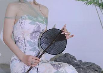 秀人网 – 翻看晓梦may私房照片：肉丝的诱惑藏在柔和光影里