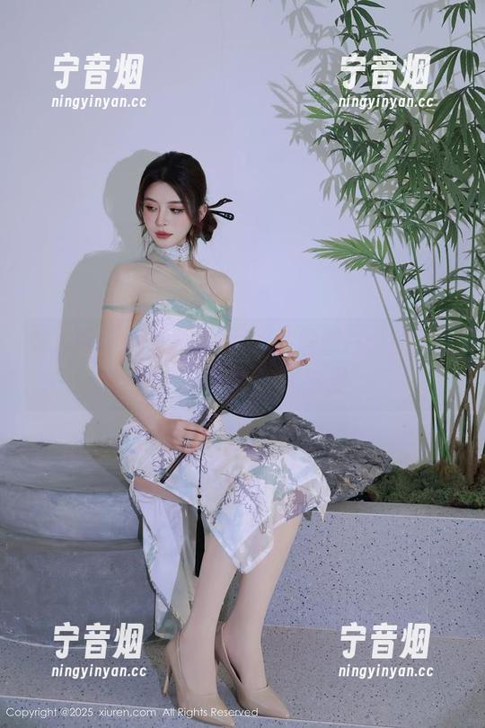 秀人网-晓梦may 秀人网 - 翻看晓梦may私房照片:肉丝的诱惑藏在柔和光影里