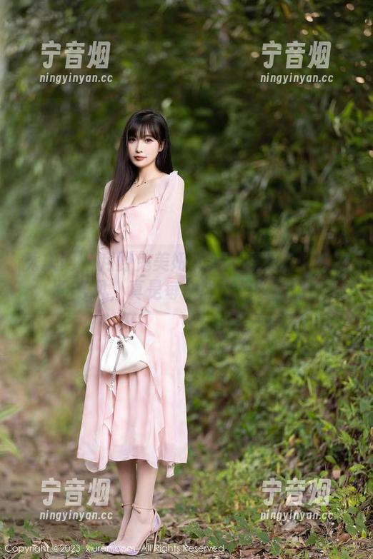 秀人网-月野兔美妞 秀人网 - 月野兔美妞又来发图集了!这次是JK风,真是每一张都想收藏啊!