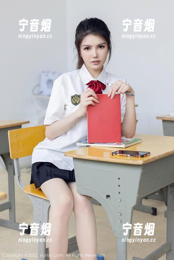 秀人网-林子欣freya 秀人网 - 高清里的林子欣freya:透明的片刻,心里也是空的吧?