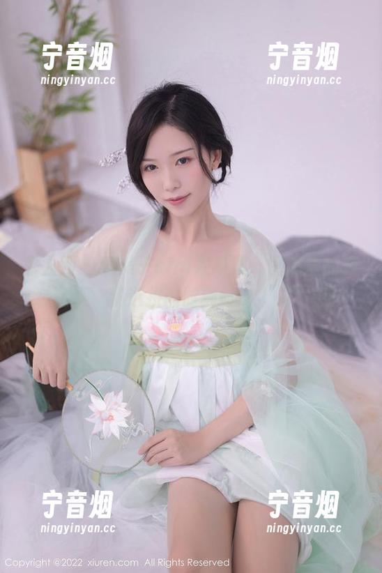 秀人网-糯美子nini 秀人网 - 糯美子nini双马尾,图库里的变装达人,精选拼图时刻命中“发”点!