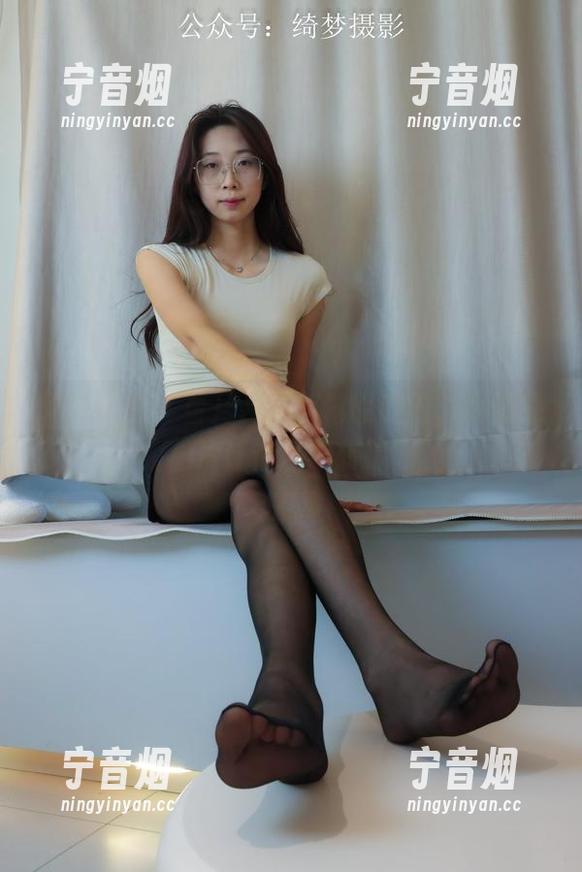 绮梦摄影-月月 绮梦摄影 - 看月月如何驾驭豹纹,高清照片让你目不转睛