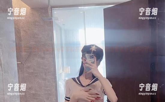 微密圈 - 脸红Dearie带来的热情，毫不留情地要你下载她的作品