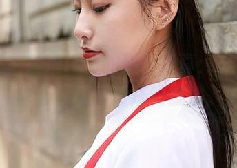 蜜桃社 – 琉璃lily的免费写真：只为她的秘密，幸福感从此暴增。
