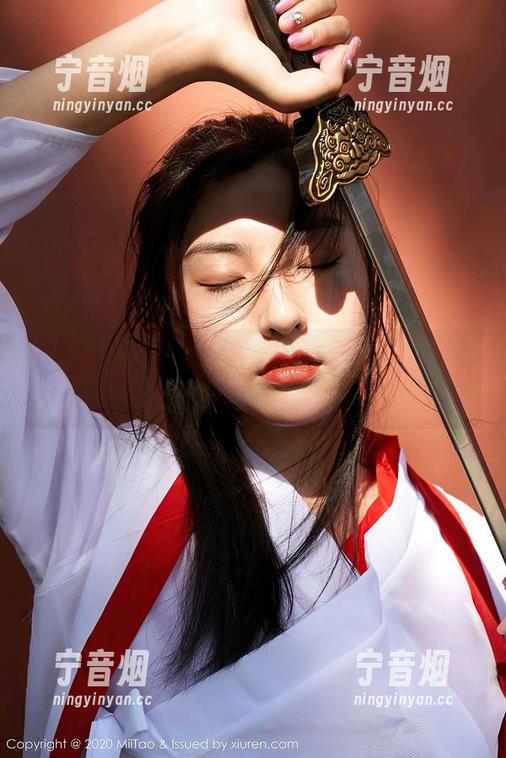 蜜桃社-绯月樱-Cherry 蜜桃社 - 校服不孤单:绯月樱-Cherry的原图与作品,打破校园气氛的完美一幕!