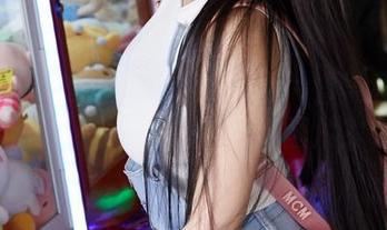 蜜桃社 – 短裤+萌美Moemi=看得我想追啊！来瞧瞧这些最新图片？