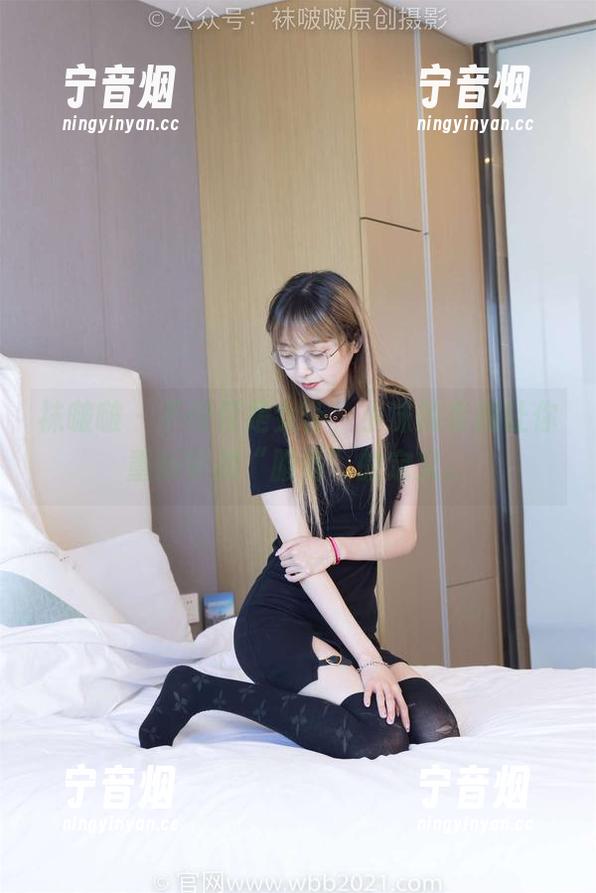 袜啵啵-小沫 袜啵啵 - 不仅仅是女仆,小沫的套图让你重新审视“服务”的定义。
