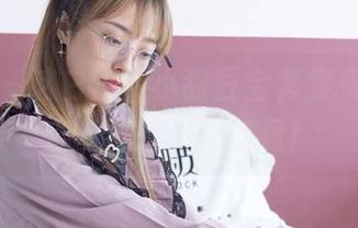 袜啵啵 – 这白丝，小甜豆全套穿搭，让人直呼好想一探究竟！