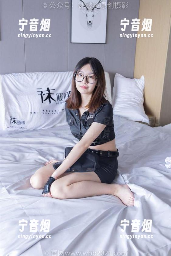 袜啵啵-瑶瑶 袜啵啵 - 瑶瑶的牛仔裤:它说要单独出道的写真和图片