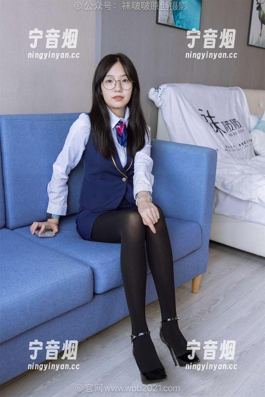 袜啵啵-甜甜圈 袜啵啵 - 甜甜圈的欢乐合集:小汽车与小人军团的超现实花絮分享