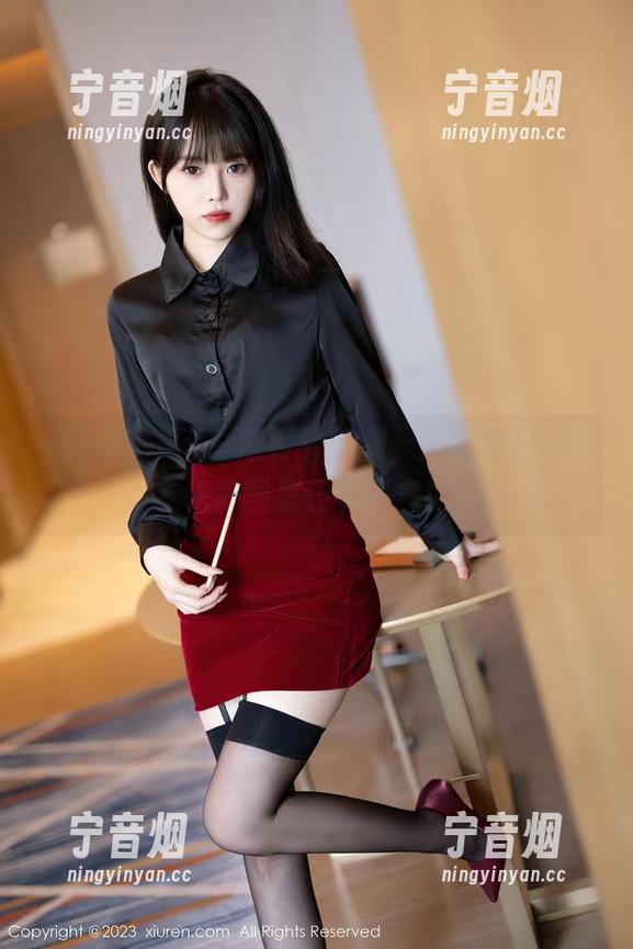 语画界 - 不一定要看美腿，冯木木LRIS女友私房图里还有更多的期待