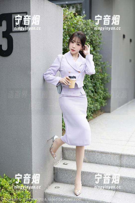 语画界-徐莉芝Booty 语画界 - 原图警报!徐莉芝Booty的女孩作品,一秒被种草的节奏。