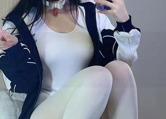 最新阿九从不咕咕(九言)红裙图包，连“四圈六秒三”都不敢小看！