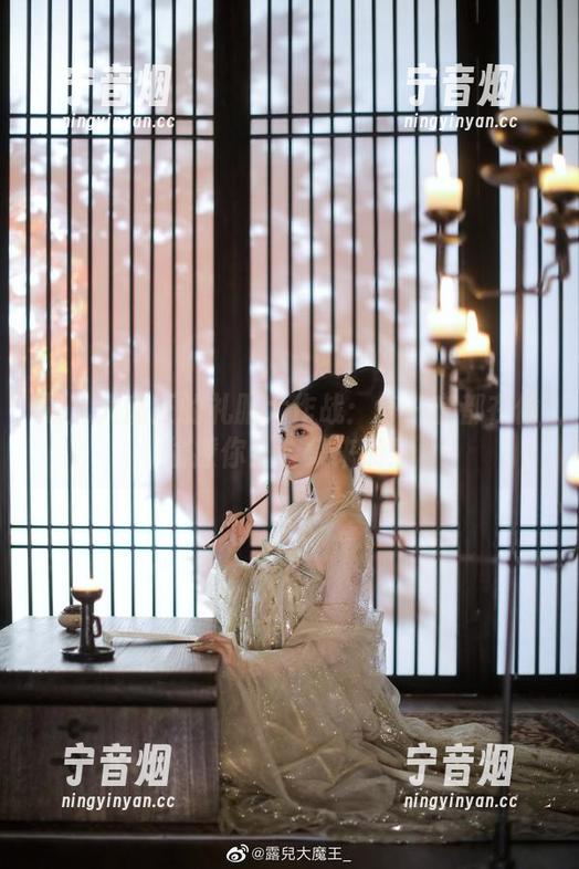 露儿大魔王 露儿大魔王的礼服大作战:每一套都在偷偷撩你!合集来袭!