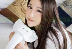 青豆客 – 吊带写真集来了，施忆佳Kitty酱!原图里还有藏着的趣味小彩蛋？